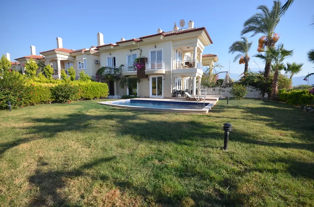 House in Calis